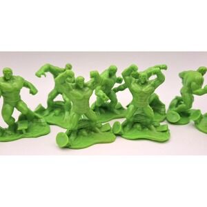 Marvel Avengers 8Pcs Diorama Heroes Cake Topper Toys Green